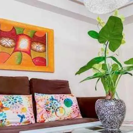 Familiar Vut3099as Lejlighed *